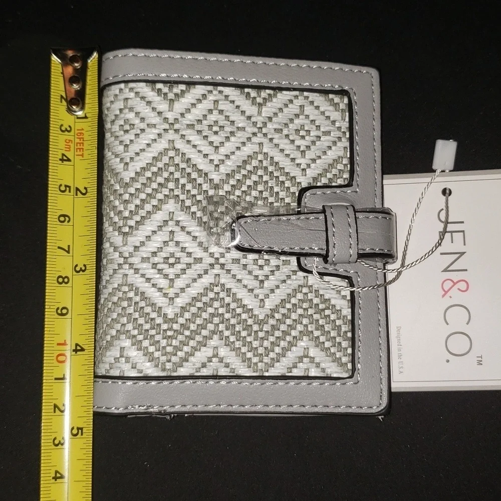 NWT- Jen & Co Folding Wallet. Grey & White Chevron. Model WL2066 - Picture 6 of 7